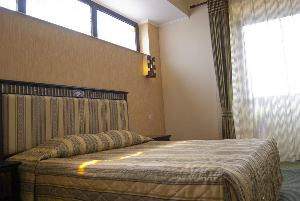 Hotel Tecadra Pipera Bagian luar foto