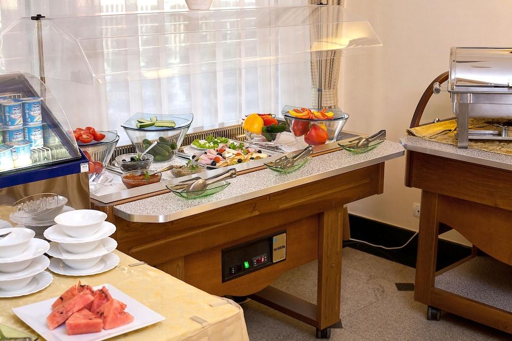 Hotel Tecadra Pipera Bagian luar foto
