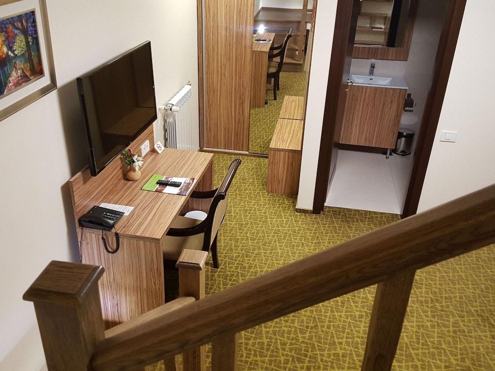 Hotel Tecadra Pipera Bagian luar foto