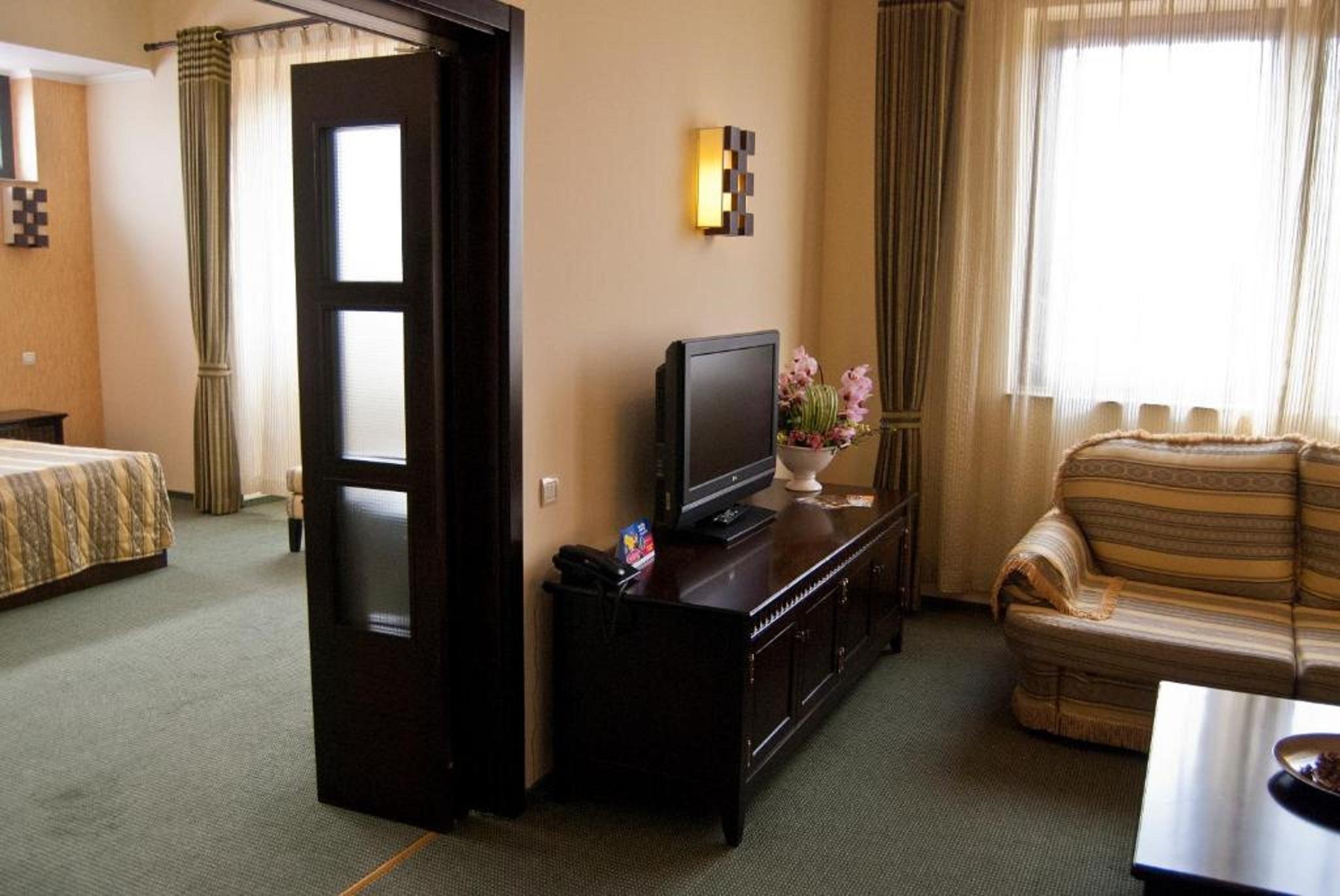 Hotel Tecadra Pipera Bagian luar foto