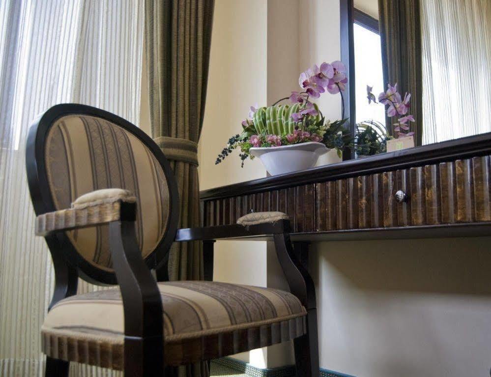 Hotel Tecadra Pipera Bagian luar foto